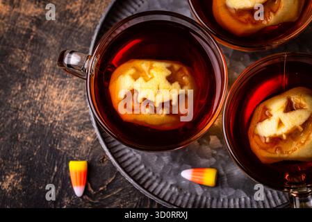 Halozwischen scharfem Apfelwein-Getränk Stockfoto