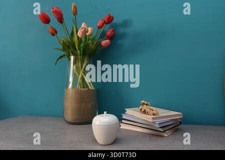 Zeigen Sie Objekte, die die Ecken des Hauses verschönern Stockfoto