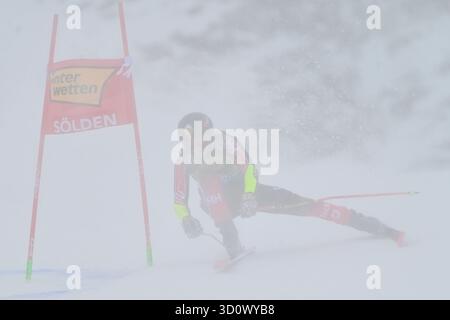 Soelden, Österreich. Oktober 2025. Soelden, Österreich, 25. Oktober 2025. Valerie Grenier aus Kanada in Aktion beim ersten Lauf des Riesenslalomrennens der Damen des Audi FIS Alpinski-WM-Saisoneröffnungsrennens auf dem Rettenbachgletscher in Soelden. (Foto: Igor Kupljenik/Sports Press Photo) Credit: SPP Sport Press Photo. /Alamy Live News Stockfoto