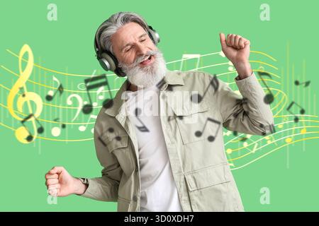 Reifer Mann im Kopfhörer, der Musik hört und auf grünem Hintergrund singt Stockfoto