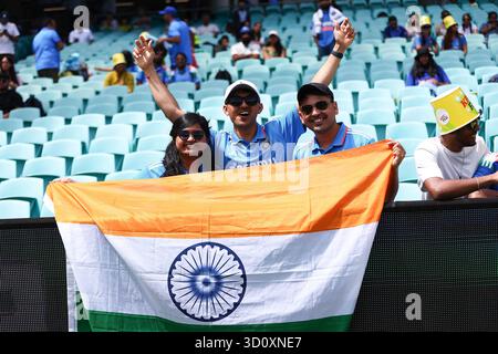 Sydney Cricket Ground, Sydney, Australien. Oktober 2025. One Day International Cricket, Australien gegen Indien; Indien Cricket Fans unterstützen ihr Land Credit: Action Plus Sports/Alamy Live News Stockfoto
