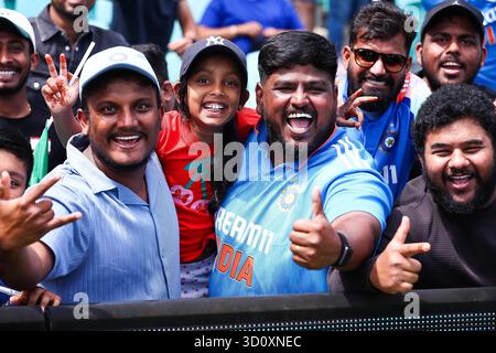 Sydney Cricket Ground, Sydney, Australien. Oktober 2025. One Day International Cricket, Australien gegen Indien; Indien Cricket Fans unterstützen ihr Land Credit: Action Plus Sports/Alamy Live News Stockfoto