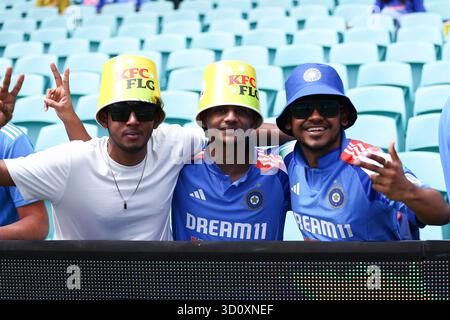 Sydney Cricket Ground, Sydney, Australien. Oktober 2025. One Day International Cricket, Australien gegen Indien; Indien Cricket Fans unterstützen ihr Land Credit: Action Plus Sports/Alamy Live News Stockfoto