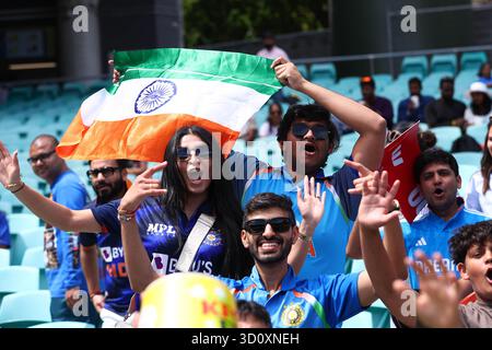 Sydney Cricket Ground, Sydney, Australien. Oktober 2025. One Day International Cricket, Australien gegen Indien; Indien Cricket Fans unterstützen ihr Land Credit: Action Plus Sports/Alamy Live News Stockfoto