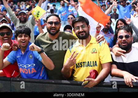 Sydney Cricket Ground, Sydney, Australien. Oktober 2025. One Day International Cricket, Australien gegen Indien; Australien und Indien Cricket Fans unterstützen ihre Country Credit: Action Plus Sports/Alamy Live News Stockfoto