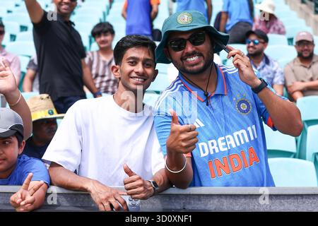 Sydney Cricket Ground, Sydney, Australien. Oktober 2025. One Day International Cricket, Australien gegen Indien; Indien Cricket Fans unterstützen ihr Land Credit: Action Plus Sports/Alamy Live News Stockfoto