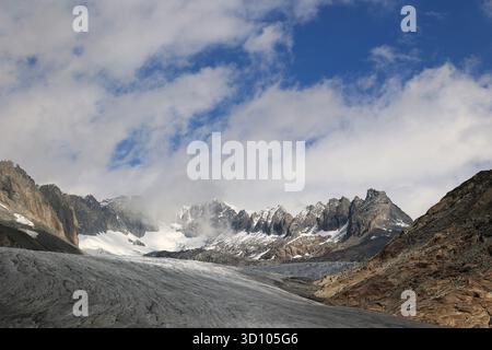 Blick auf das Rhonegletscher-Massiv im Kanton Wallis, Schweiz Stockfoto