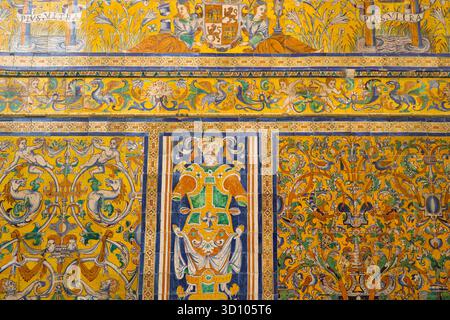 Wandschmuck in der Halle der Wandteppiche-Salon de los Tapices, Königspalast Alcazar, Sevilla, Andalusien, Spanien Stockfoto