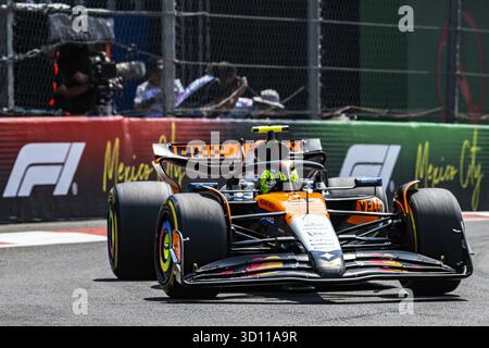 Mexiko-Stadt, Mexiko. Oktober 2025. Lando Norris fuhr McLaren MCL39 während des dritten Trainings vor dem F1 Grand Prix von Mexiko am 24. Oktober 2025 im Autodromo Hermanos Rodriguez in Mexiko-Stadt. Quelle: SPP Sport Pressefoto. /Alamy Live News Stockfoto