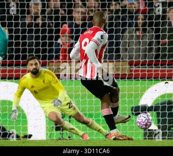 London, Großbritannien. Oktober 2025. London, Großbritannien. Oktober 2025. Brentford gegen Liverpool - Premier League - GTECH Community Stadium - London. Igor Thiago erzielt Brentfiords 3. Tor. Bildnachweis: Mark Pain/Alamy Live News Stockfoto