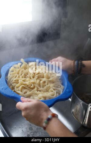 italienische Spaguetti-Pasta mit Nährstoffkohlenhydraten Stockfoto