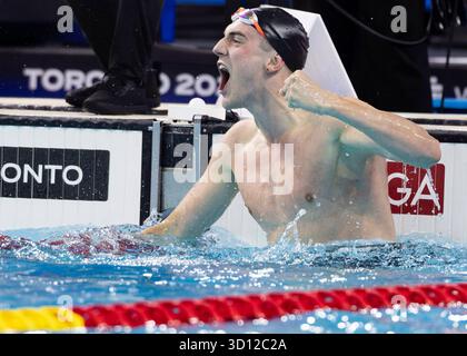 Toronto, Kanada. Oktober 2025. Caspar Corbeau aus den Niederlanden reagierte darauf, nachdem er am 25. Oktober 2025 das 200-m-Brustfinale der Männer beim World Aquatics Swimming World Cup 2025 in Toronto gewonnen hatte. Quelle: Zou Zheng/Xinhua/Alamy Live News Stockfoto