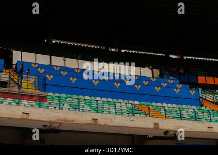 Verona, Italien: 27. November 2023 – Blick in das Stadio Marcantonio Bentegodi in Verona, vor dem Spiel der Serie A zwischen Hellas und US Lecce. Stockfoto