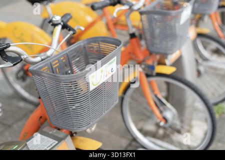 Taipeh, Taiwan - 12. Mai 2019: Fahrradreihe Ubike, ein Fahrradsystem, das von Bürgern als Nahverkehrsfahrzeuge in Tai genutzt wird Stockfoto