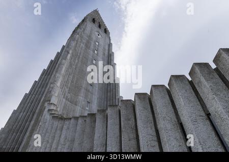 Turm der Hallgrimskirkja Kirche oder Kathedrale von Reykjavik auf Island, Reykjavik, IJsland Stockfoto