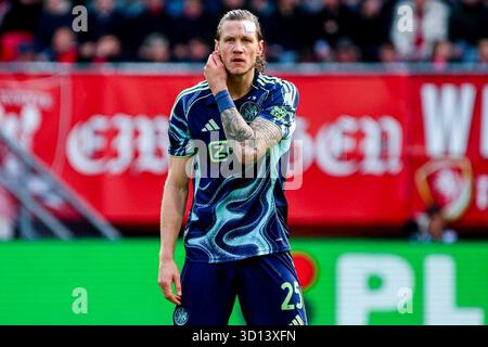 Enschede, Niederlande. Oktober 2025. Wout Weghorst vom AFC Ajax sieht beim niederländischen Eredivisie-Spiel zwischen dem FC Twente und dem AFC Ajax in de Grolsch Veste am 26. Oktober 2025 in Enschede, Niederlande, an. (Quelle: Warz Brinkerhof/MTB-Foto/Alamy Live News) Stockfoto