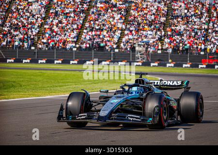 CDMX, MX. 25. Oktober 2025. George Russell aus Großbritannien und das Mercedes-AMG Petronas F1 Team fuhren den Mercedes-AMG W16 während des Qualifyings vor dem Formel-1-Grand Prix von Mexiko-Stadt am 25. Oktober 2025 in Autódromo Hermanos Rodríguez in Mexiko-Stadt. (Foto: Ben Adams/SIPA USA) Credit: SIPA USA/Alamy Live News Stockfoto