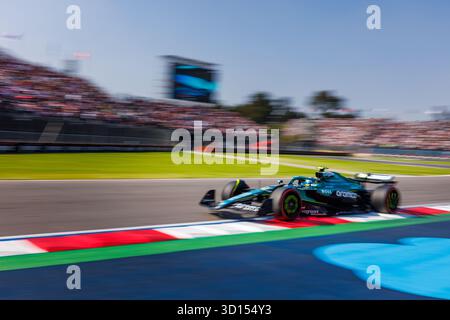 CDMX, MX. 25. Oktober 2025. Fernando Alonso aus Spanien und Aston Martin Aramco F1 Team fuhren den Aston Martin AMR25 während des Qualifyings vor dem Formel-1-Grand Prix von Mexiko-Stadt am 25. Oktober 2025 in Autódromo Hermanos Rodríguez in Mexiko-Stadt. (Foto: Ben Adams/SIPA USA) Credit: SIPA USA/Alamy Live News Stockfoto