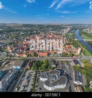 Blick auf das Maintal rund um Ochsenfurt im Stadtteil Würzburg an einem sonnigen Septembertag Stockfoto