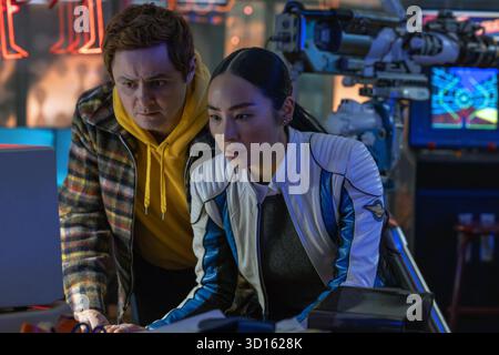 TRON: Ares ist ein US-amerikanischer Science-Fiction-Actionfilm aus dem Jahr 2025. Es ist der dritte Teil der Tron-Serie und eine Fortsetzung von Tron: Legacy (2010). Regie führte Joachim Rønning, die Filmstars Jared Leto, Greta Lee, Evan Peters, Jodie Turner-Smith, Hasan Minhaj, Arturo Castro und Gillian Anderson, wobei Jeff Bridges seine Rolle als Kevin Flynn aus den ersten beiden Filmen wiederaufnahm. Stockfoto