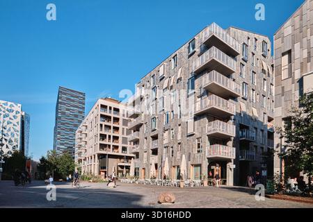 Oslo, Norwegen - 13. September 2025: Aus der Vogelperspektive auf moderne Wohnhäuser in der Innenstadt von Bjorvika, Vannkunsten am Wasserhafen Stockfoto