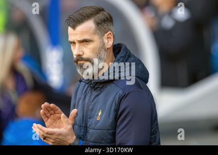 Oktober 2025. Glasgow, Großbritannien. Rangers FC spielte Kilmarnock FC im Ibrox Stadium, dem Heimstadion der Rangers, in einem William Hill Premiership Game of Football. Das Ergebnis war die Rangers 3:1 Kilmarnock. Bild von Stuart Kettlewell, Kilmarnock Coach, während des Spiels. Quelle: Findlay/Alamy Live News Stockfoto
