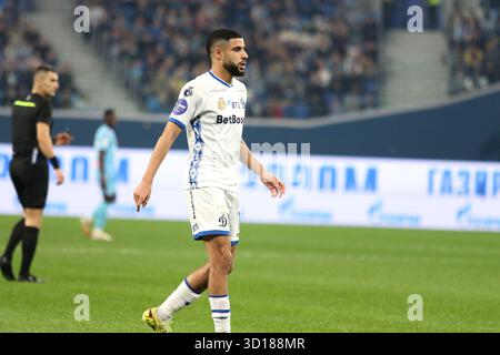 Sankt Petersburg, Russland. Oktober 2025. El Mehdi Maouhoub (14) von Dynamo, das während des russischen Premier League-Fußballspiels zwischen Zenit Sankt Petersburg und Dynamo Moskau in der Gazprom Arena zu sehen war. Endpunktzahl: Zenit 2:1 Dynamo. Quelle: SOPA Images Limited/Alamy Live News Stockfoto