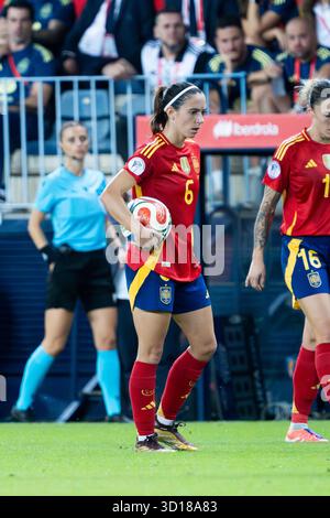 Malaga, Spanien. Oktober 2025. Aitana Bonmati aus Spanien wird im Halbfinale der UEFA Women's Nations League 2025 im La Rosaleda Stadion in Aktion genommen. Endpunktzahl Spanien 4:0 Schweden (Foto: Francis Gonzalez/SOPA Images/SIPA USA) Credit: SIPA USA/Alamy Live News Stockfoto