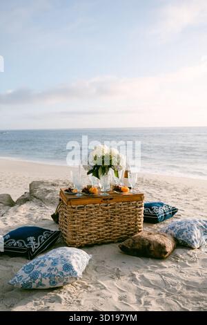Stilvolles Picknick am Strand La Jolla Stockfoto