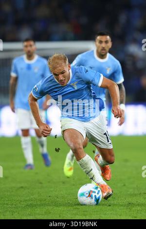 Rom, Italien. Oktober 2025. Gustav Isaksen aus Latium während des italienischen Meisterschaftsspiels Serie A zwischen SS Lazio und Juventus FC am 26. Oktober Stockfoto