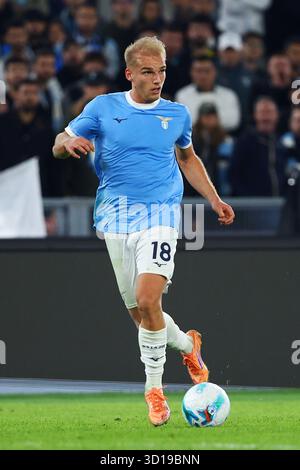 Rom, Italien. Oktober 2025. Gustav Isaksen aus Latium während des italienischen Meisterschaftsspiels Serie A zwischen SS Lazio und Juventus FC am 26. Oktober Stockfoto