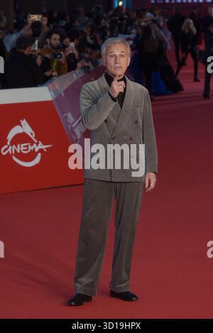 Italien, Rom, 24. Oktober 2025 - Rom 20. Filmfestival. Roter Teppich des Films „Dracula“ abgebildet: Christoph Waltz Foto © Fabio Mazzarella/Sintesi/Alamy Live News Stockfoto