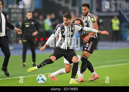 26. Oktober 2025, Olimpico Stadium, Rom, Italien; Serie A Enilive Football Match; Lazio gegen Juventus; Manuel Locatelli vom FC Juventus Stockfoto