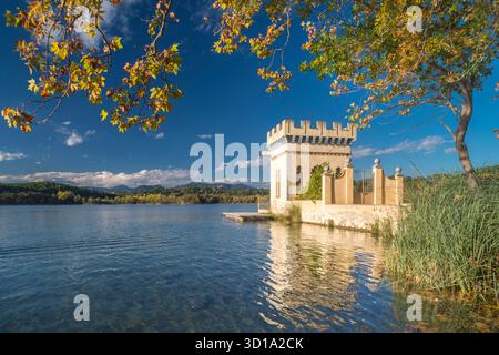 PESQUERA LA CARPA D’OR BOOTSHAUS SEE VON BANYOLES PLA DE L’ESTANY PROVINZ GIRONA KATALONIEN SPANIEN Stockfoto