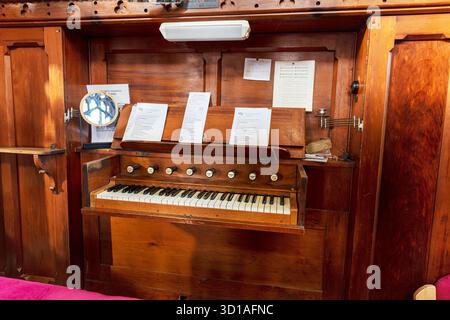 All Saints Church, Legbourne Village Church, Lincolnshire, Großbritannien, England, Kirchenorgel, Orgel, Keyboard, Pfeifenorgel, Kirchenpfeifenorgel, Stockfoto