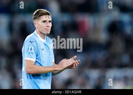 Rom, Italien. Oktober 2025. Toma Basic von SS Lazio Gesten während der Serie A Enilive Match zwischen SS Lazio und Juventus FC am 26. Oktober 2025 in Rom (Italien) Guthaben: Giuseppe Maffia/Alamy Live News Stockfoto