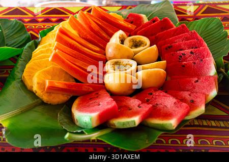 Obstplatten im Embera Village in Panama Stockfoto