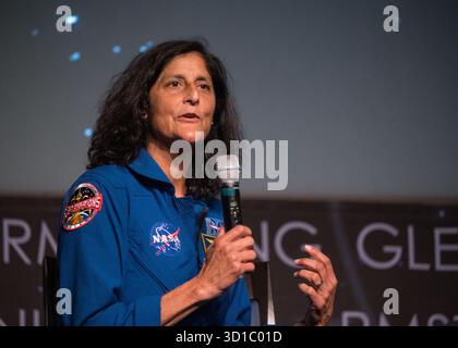 Washington, Usa. 17. September 2025. Die NASA-Astronautin Suni Williams spricht über ihre Zeit an Bord der Internationalen Raumstation im Rahmen der Expedition 72 während einer Mitarbeiterveranstaltung im Hauptquartier der Mary W. Jackson NASA am 17. September 2025 in Washington, D.C. Credit: Aubrey Gemignani/NASA/Alamy Live News Stockfoto