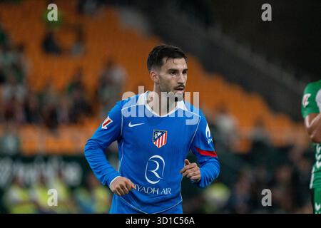 Sevilla, Spanien. Oktober 2025. Alex Baena (N10) während des La-Liga-Spiels zwischen Real Betis und Atlético de Madrid im Estadio de la Cartuja in Sevilla, Spanien Credit: SPP Sport Press Photo. /Alamy Live News Stockfoto