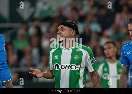 Sevilla, Spanien. Oktober 2025. Cucho Hernández (N19) während des Liga-Spiels zwischen Real Betis und Atlético de Madrid im Estadio de la Cartuja in Sevilla (Spanien). /Alamy Live News Stockfoto