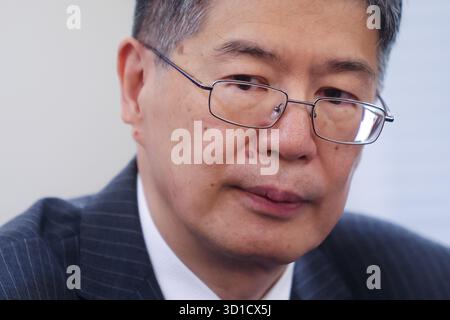 Teheran, Iran. Oktober 2025. Cong Peiwu, chinesischer Botschafter im Iran, spricht während einer Pressekonferenz in der chinesischen Botschaft in Teheran Credit: SOPA Images Limited/Alamy Live News Stockfoto