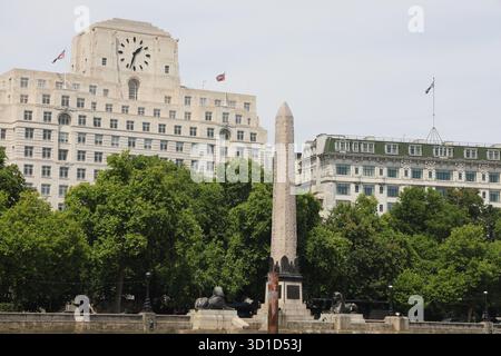Das Shell-Mex House an der Themse beherbergt Büros verschiedener Unternehmen. Stockfoto