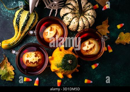Halozwischen scharfem Apfelwein-Getränk Stockfoto
