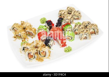 Maki Sushi Set verschiedene Rollen isoliert auf weiß Stockfoto