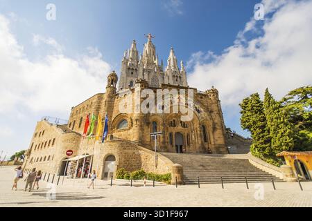BARCELONA - 13. JULI: Sühnekirche des Heiligen Herzens Jesu am 13. Juli 2012. Der Bau der Kirche dauerte von 1902 bis 1961 Stockfoto