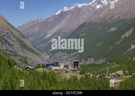 Seilbahnstation in den Schweizer Alpen - Matterhorn, Furi, Zermatt, Schweiz Stockfoto