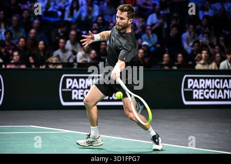 Nanterre, Frankreich, Frankreich. Oktober 2025. Corentin MOUTET aus Frankreich am zweiten Tag des Rolex Paris Masters 1000 Tennis Turniers in der Accor Arena am 28. Oktober 2025 in Nanterre bei Paris. (Kreditbild: © Matthieu Mirville/ZUMA Press Wire) NUR REDAKTIONELLE VERWENDUNG! Nicht für kommerzielle ZWECKE! Quelle: ZUMA Press, Inc./Alamy Live News Stockfoto