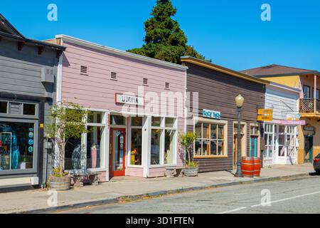 Historische Geschäftsgebäude an der Third Street im historischen Stadtzentrum von San Juan Bautista, San Benito County, Kalifornien, USA. Stockfoto