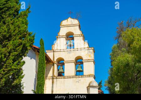 Mission San Juan Bautista an der 406 2nd Street im historischen Stadtzentrum von San Juan Bautista, San Benito County, Kalifornien, USA. Stockfoto