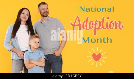 Poster des Monats der nationalen Adoption mit Illustration des Herzens und Porträt der glücklichen Familie auf orangem Hintergrund. Bannerdesign Stockfoto